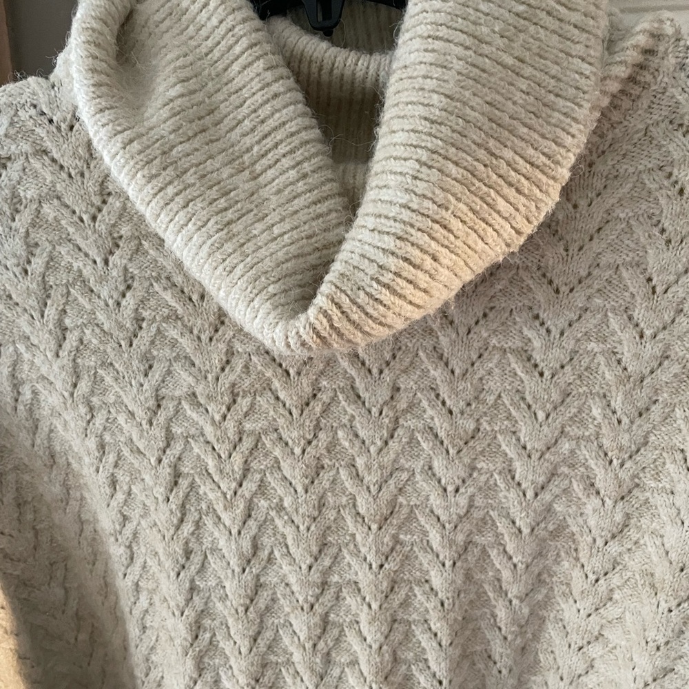 Like new, Old Navy Sweater